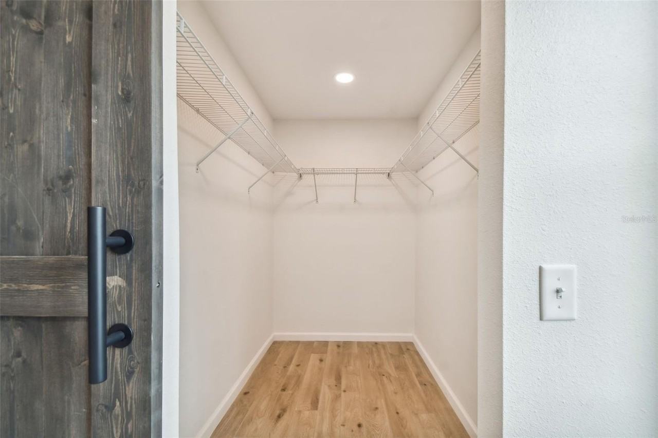 6408 Yosemite Dr - Photo 4 of 19