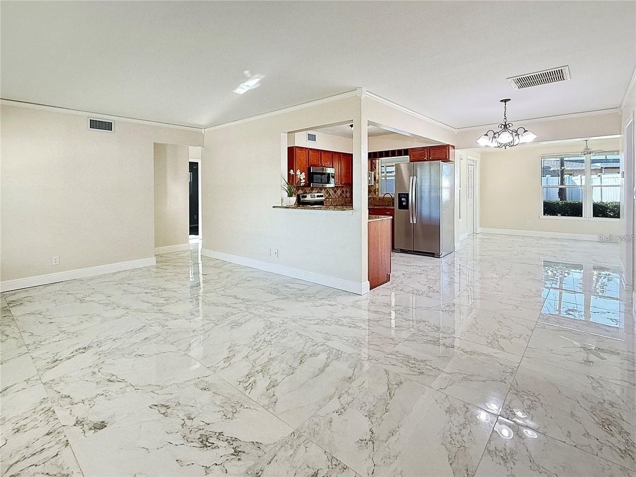 8802 109th Ln - Photo 3 of 15