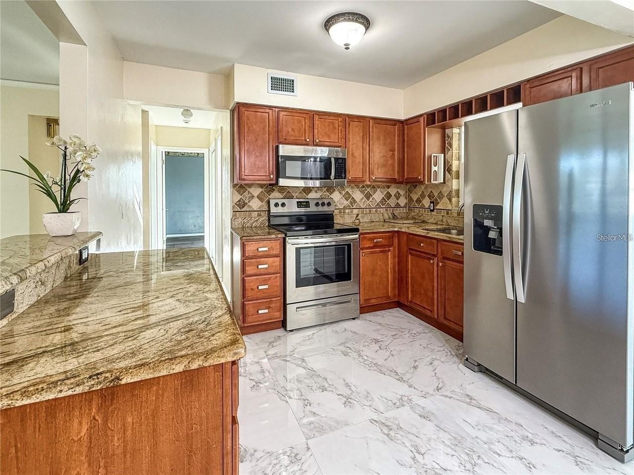 8802 109th Ln - Photo 4 of 15