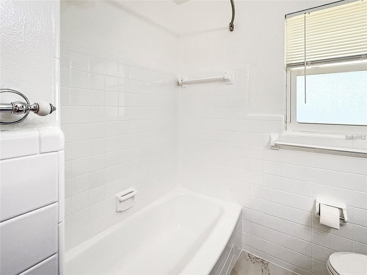 8802 109th Ln - Photo 7 of 15