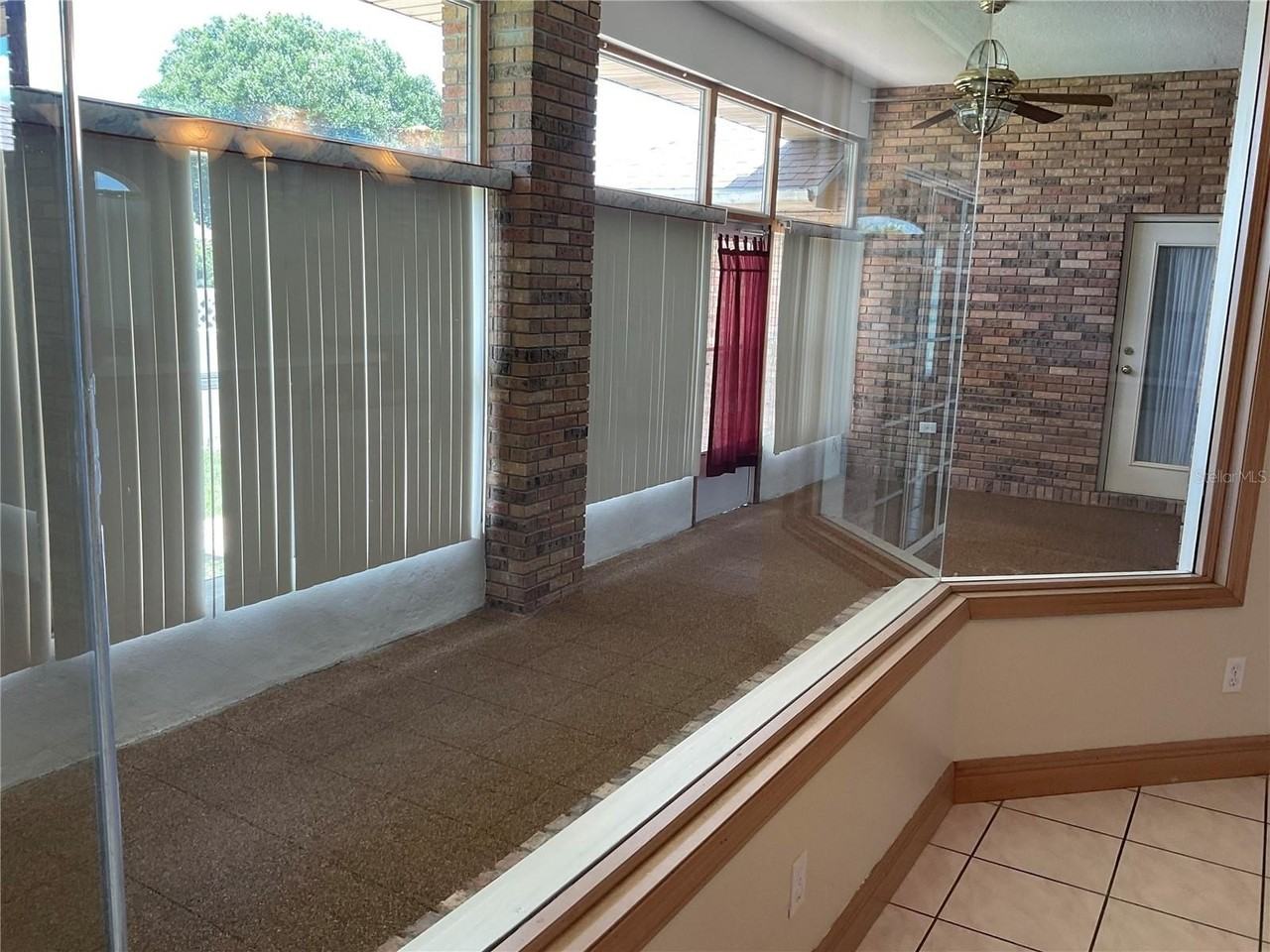 715 Fairlawn Dr - Photo 3 of 24