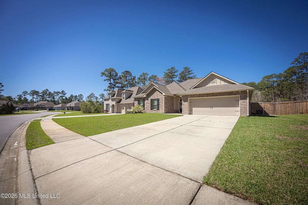 6995 Osprey Dr - Photo 4 of 50