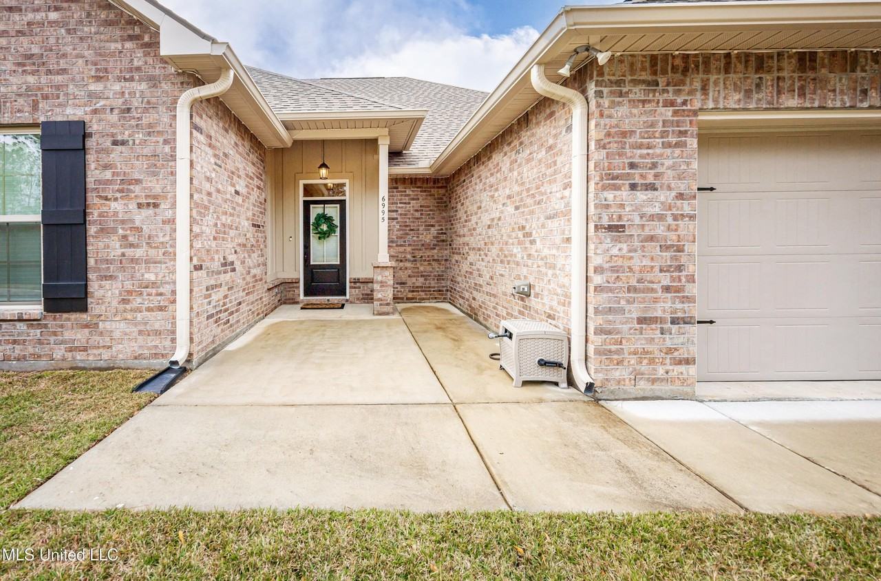 6995 Osprey Dr - Photo 5 of 50