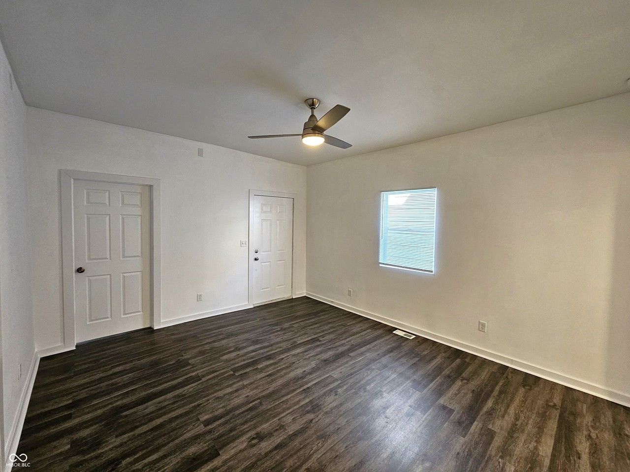 2121 Webb St - Photo 4 of 21