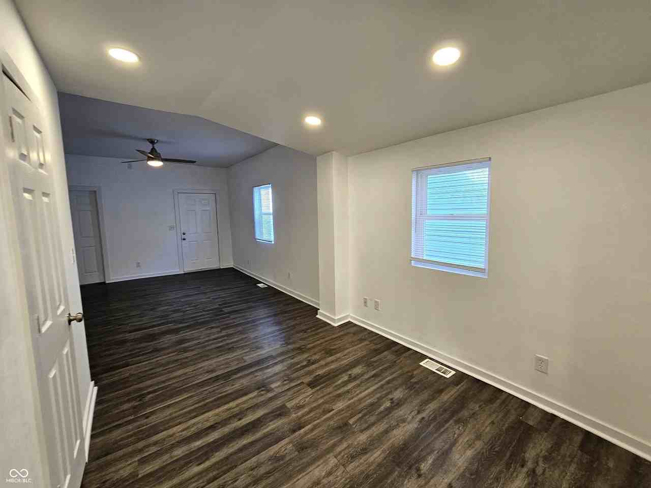2121 Webb St - Photo 6 of 21