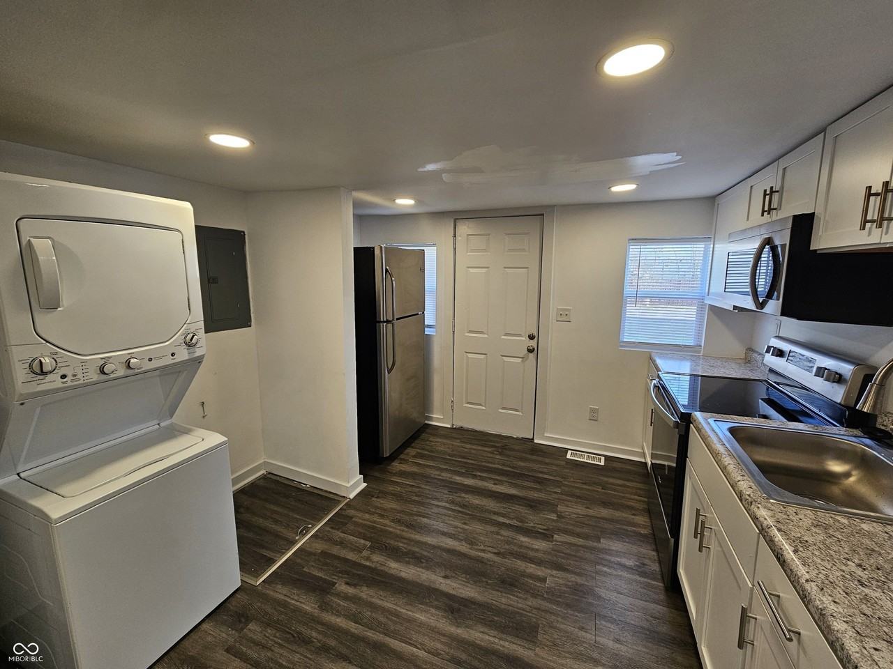 2121 Webb St - Photo 7 of 21