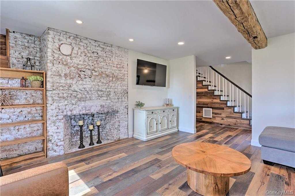 207 S Plank Rd - Photo 2 of 27