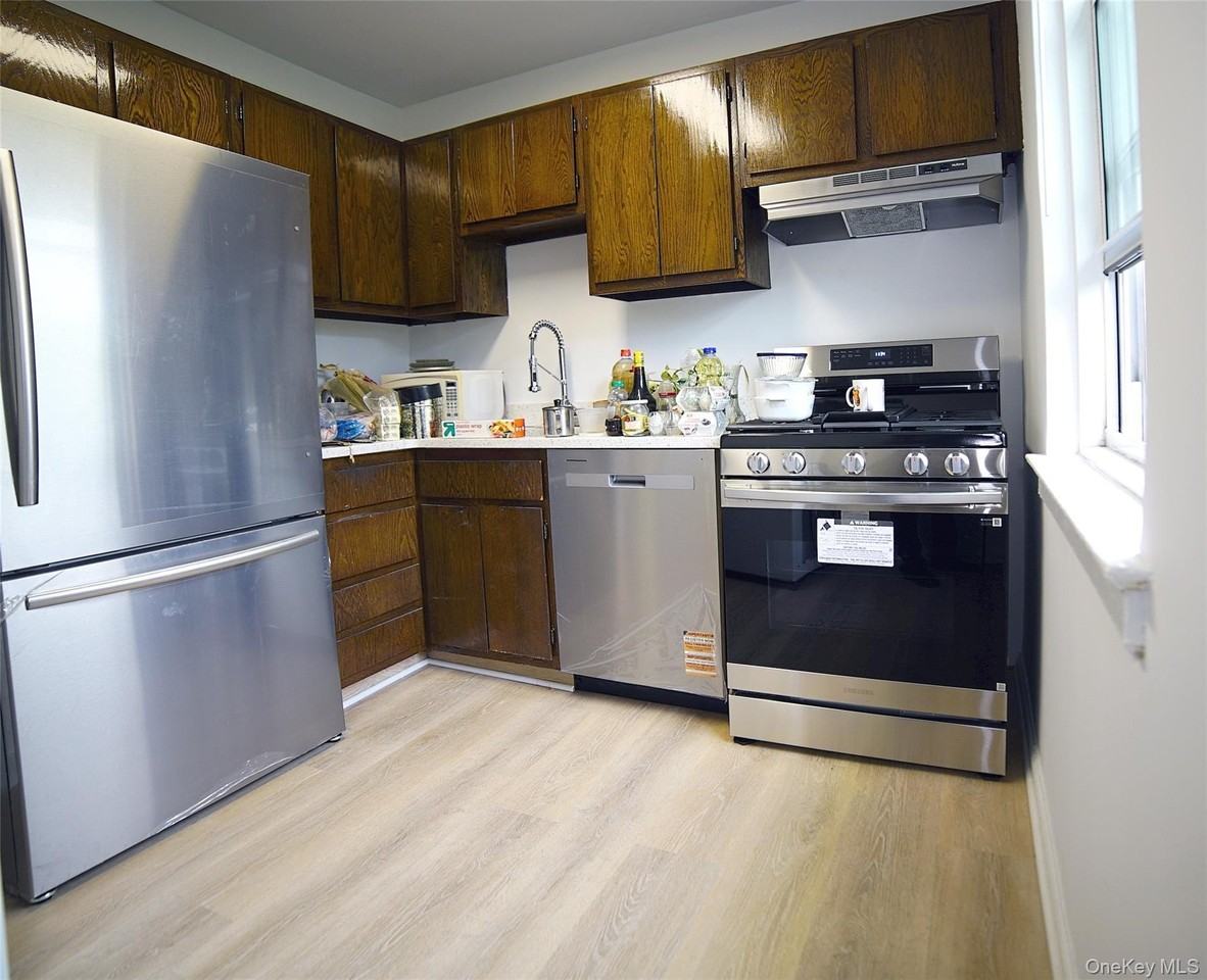 7219 Little Neck Pkwy #1stFL - Photo 2 of 15