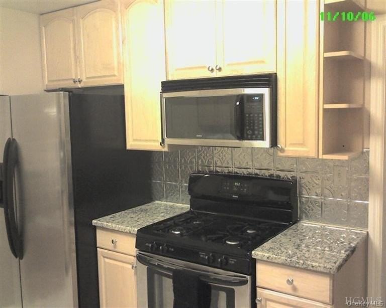 263 N Regent St - Photo 5 of 13