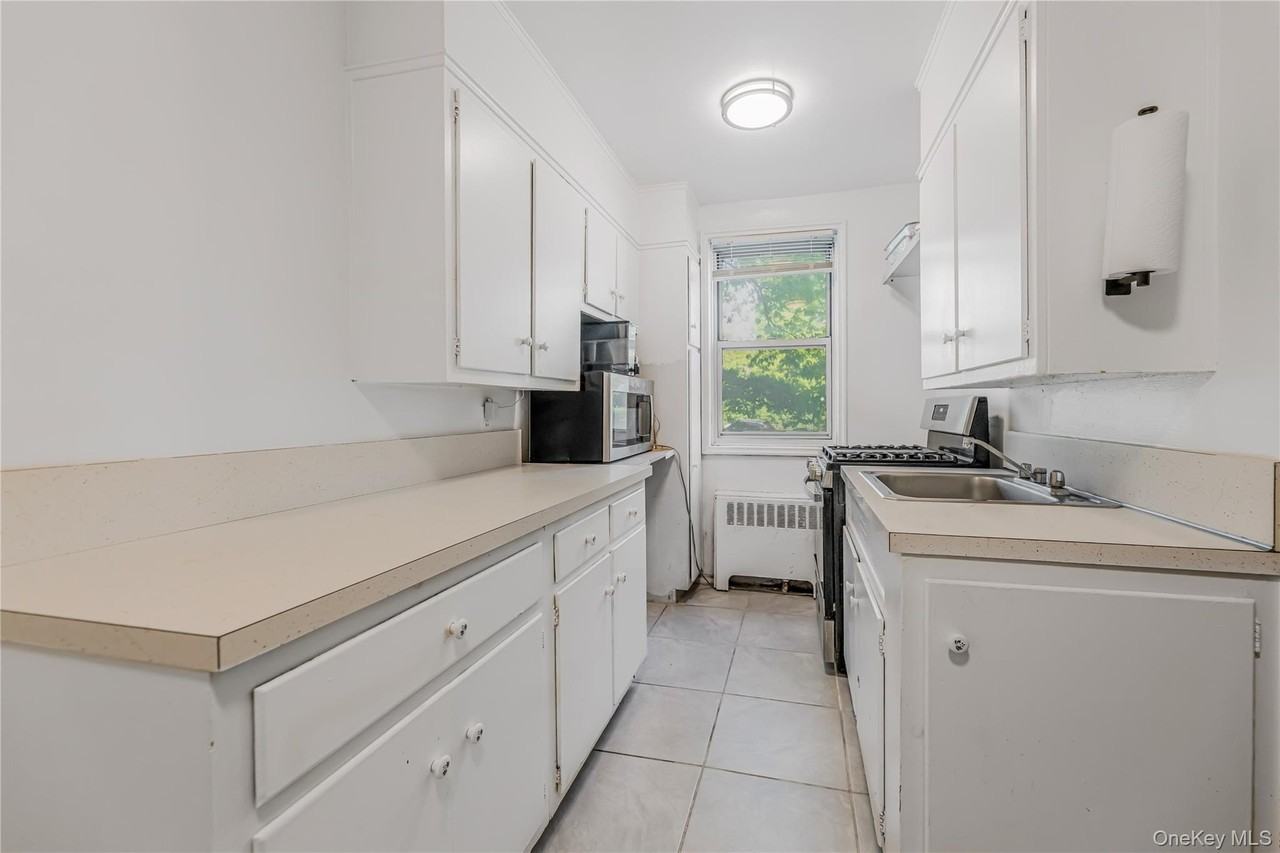 1234 Midland Ave #1C - Photo 3 of 14