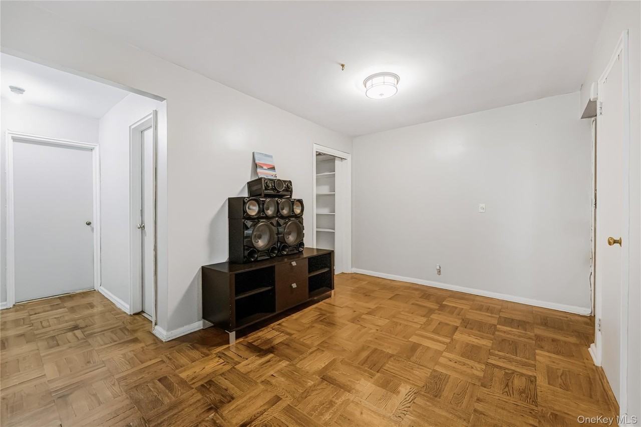 1234 Midland Ave #1C - Photo 7 of 14