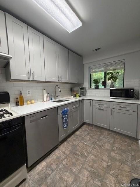 352 N Greeley Ave - Photo 3 of 23