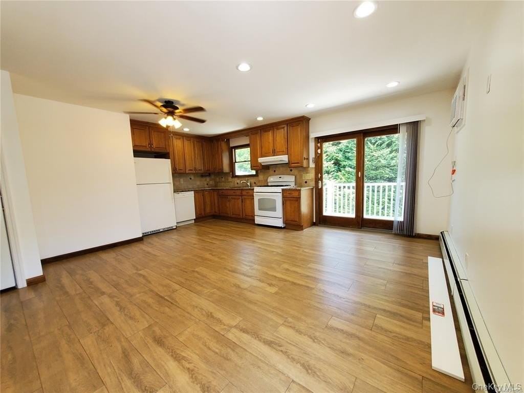 123 Maple Ave - Photo 3 of 13