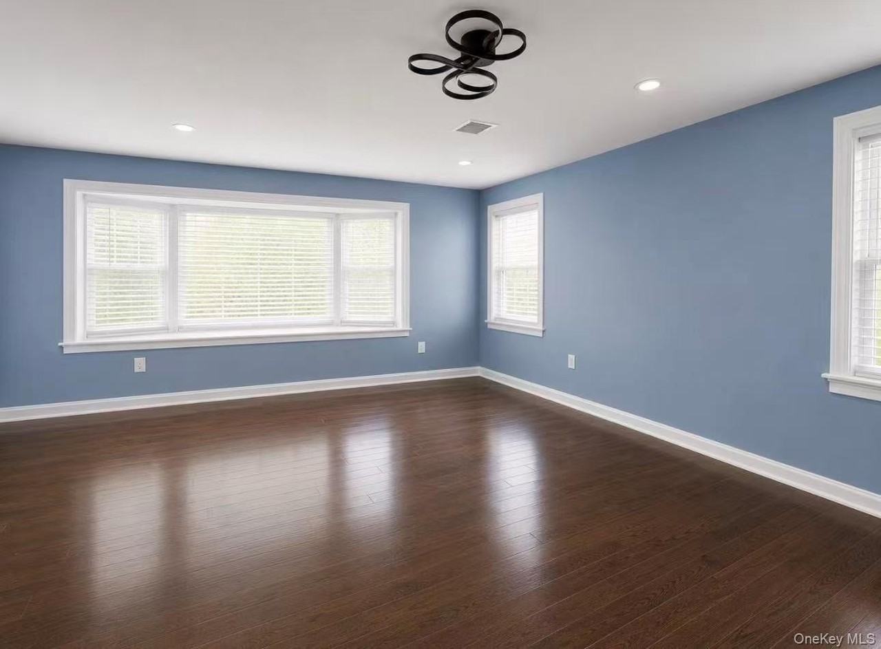 24813 139th Ave #2F - Photo 5 of 11
