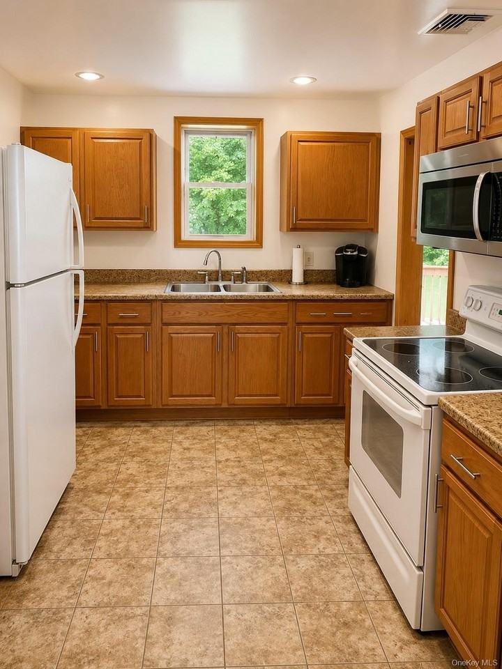 27 Midway Dr - Photo 3 of 13
