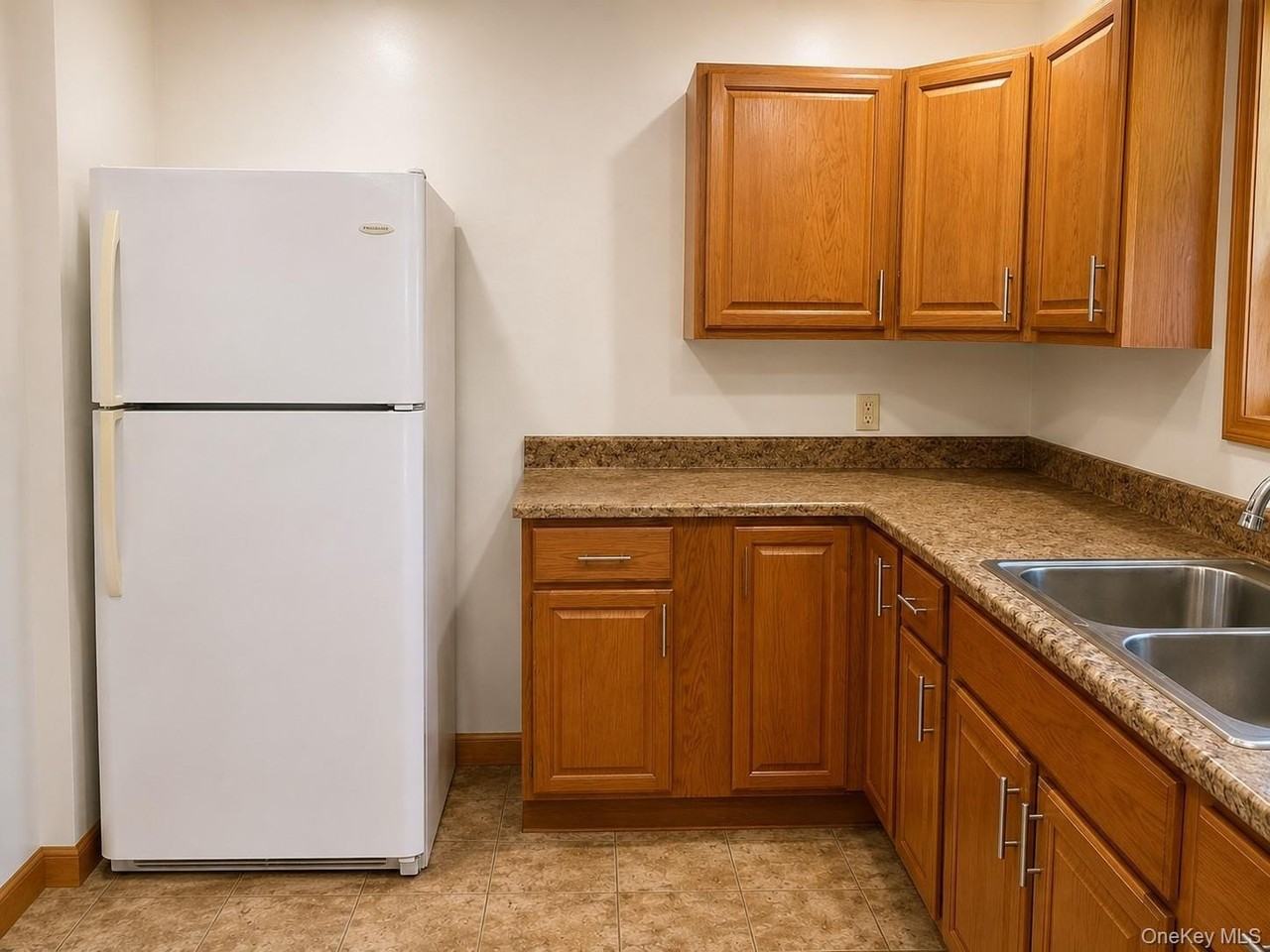 27 Midway Dr - Photo 4 of 13