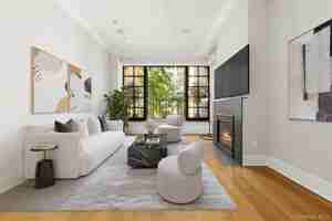 featured image of 320 E 55th St