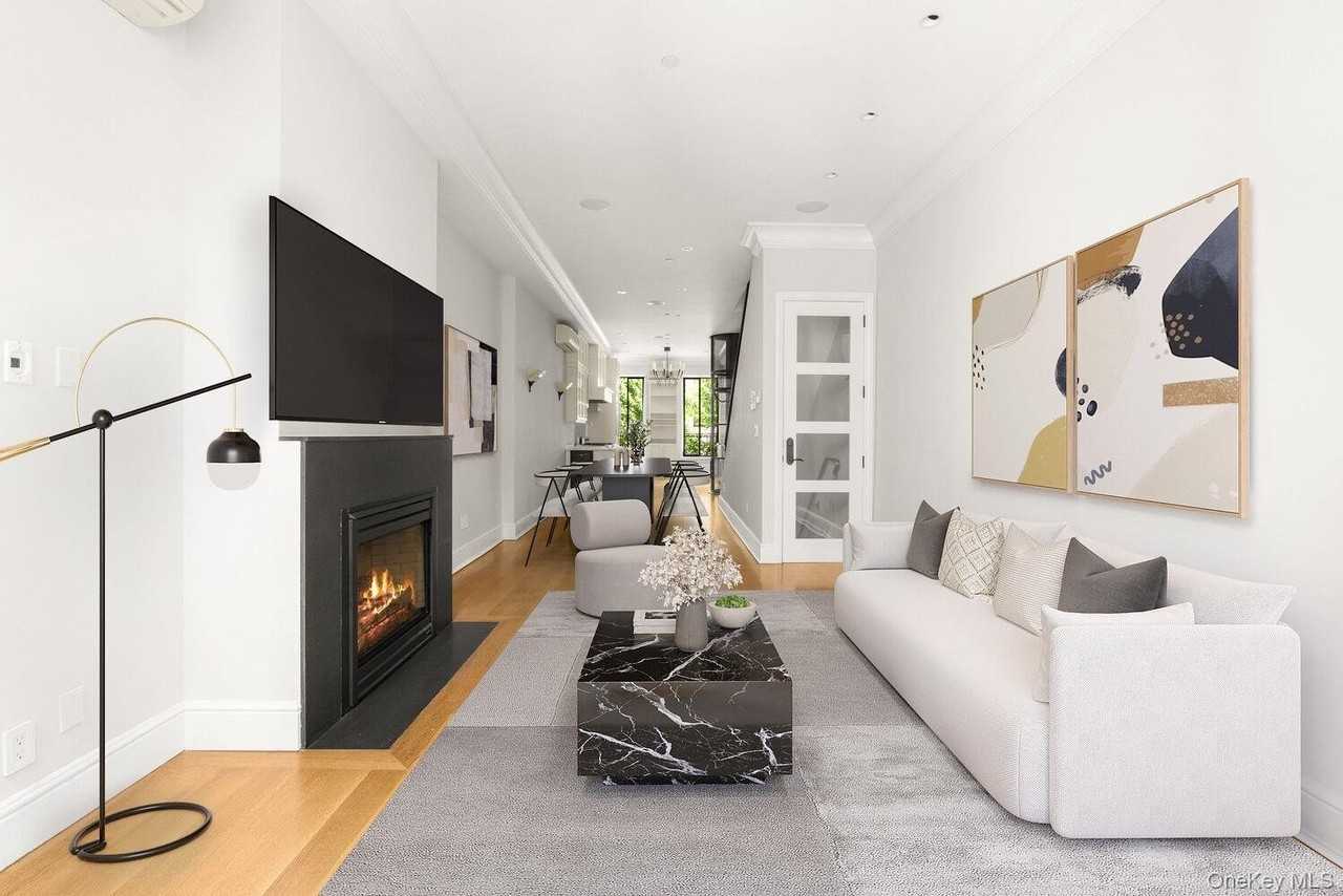 320 E 55th St - Photo 2 of 13