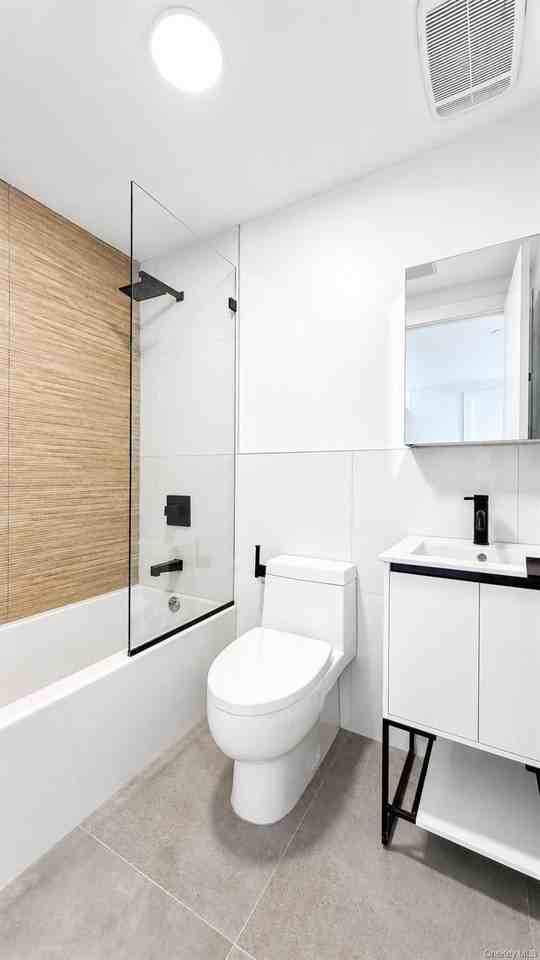 229 Ditmars St - Photo 3 of 4