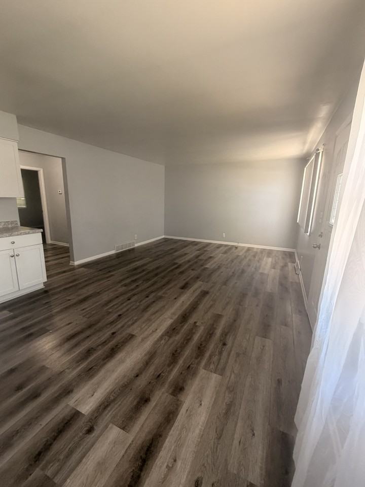 108 Tara Ct #1 - Photo 3 of 14