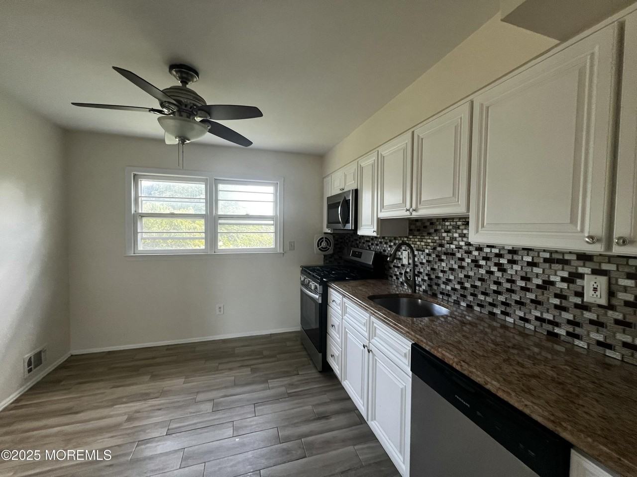 316 Spring St - Photo 3 of 12