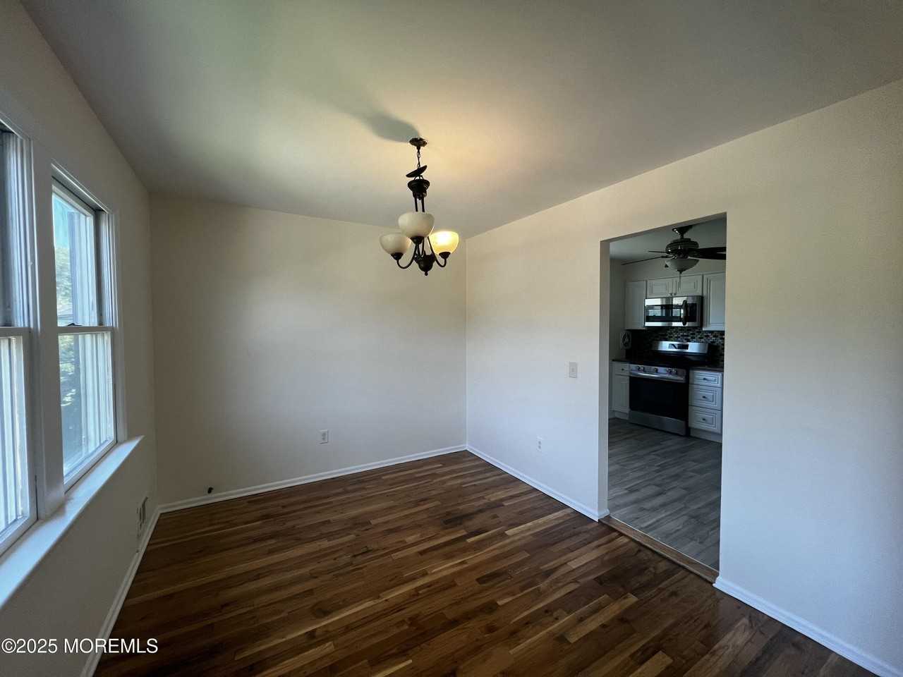 316 Spring St - Photo 4 of 12