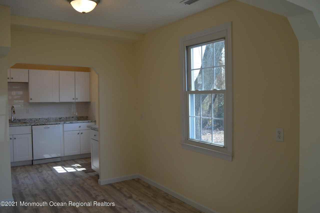 186 S Park Ave - Photo 7 of 32