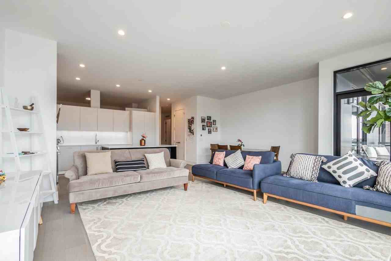 1701 W Webster Ave #608 - Photo 7 of 17