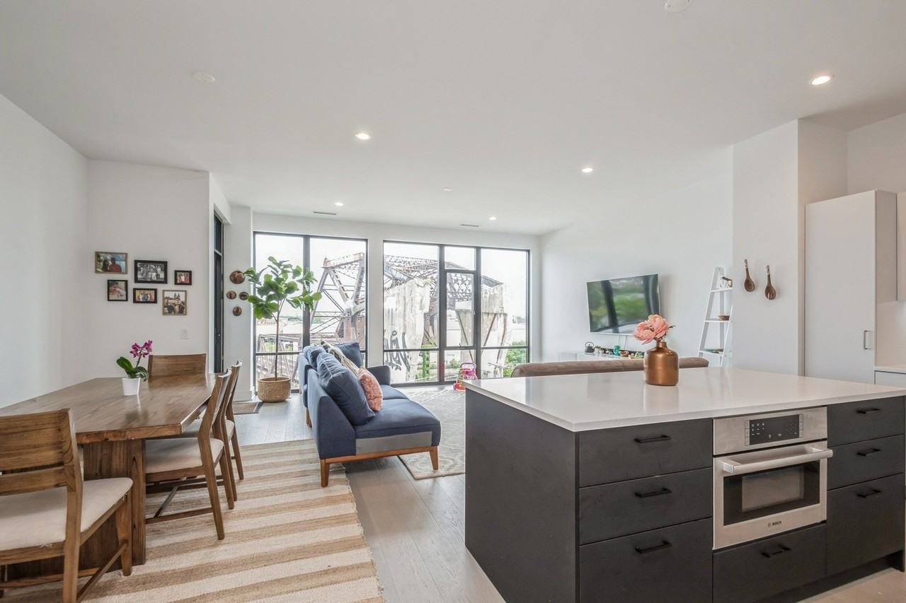 1701 W Webster Ave #608 - Photo 4 of 17