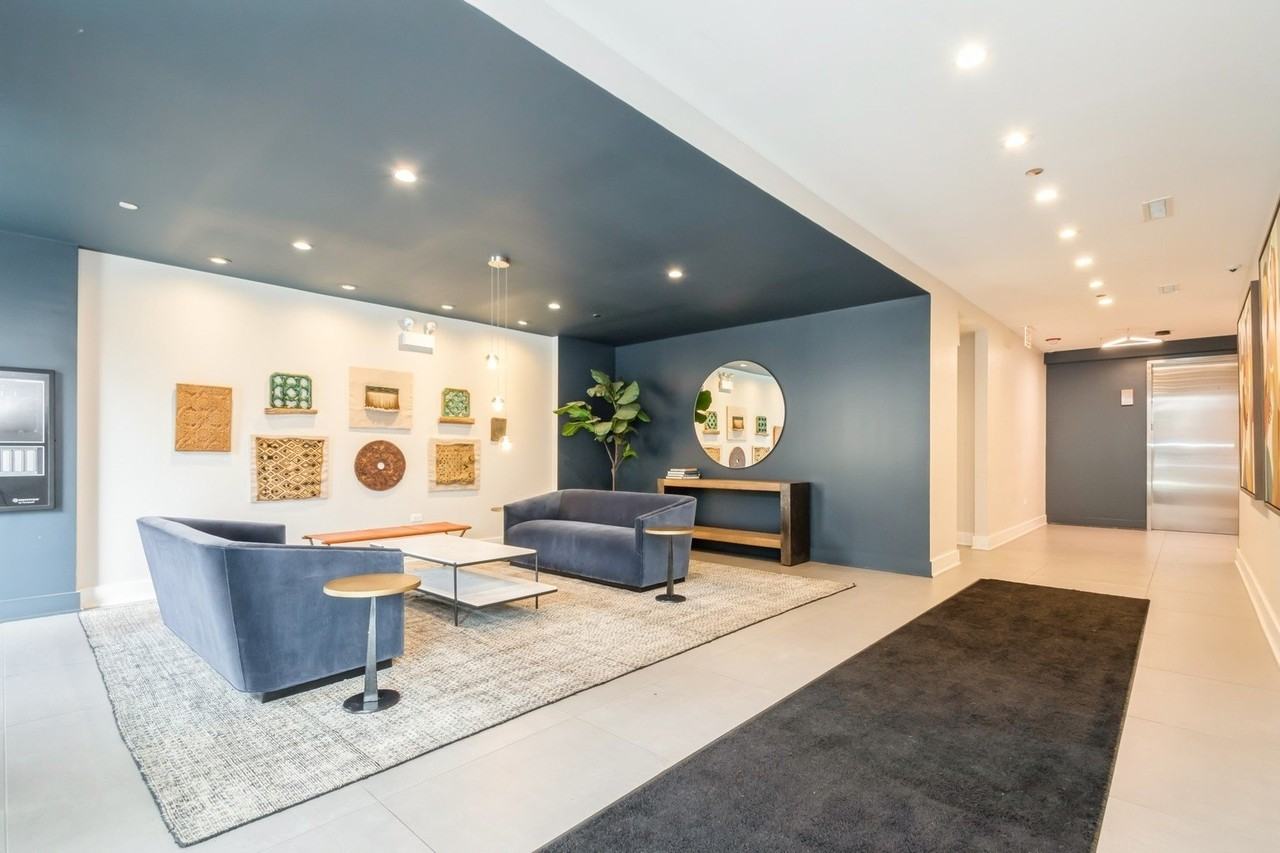 1701 W Webster Ave #608 - Photo 3 of 17