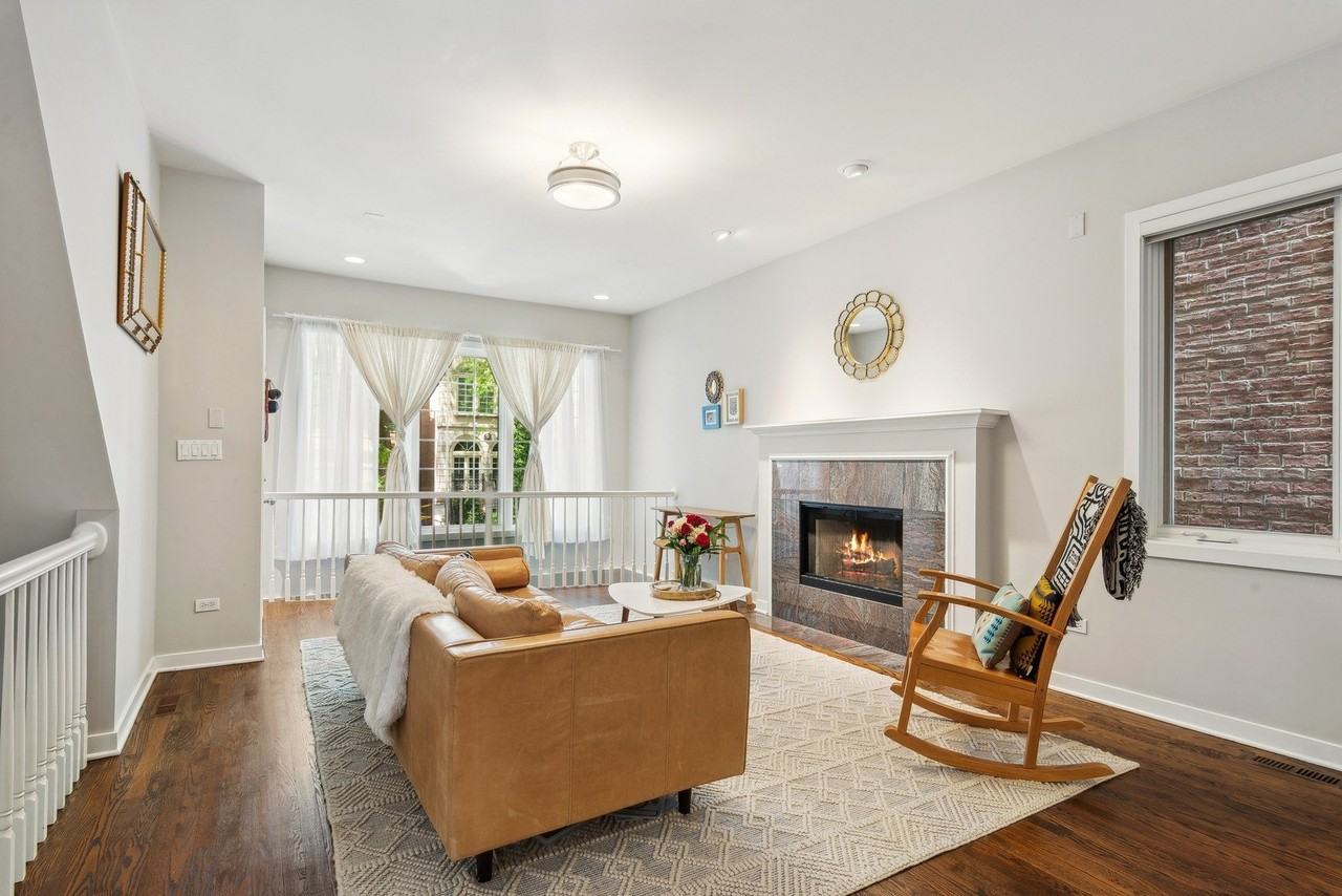 1411 N Mohawk St #1 - Photo 4 of 24