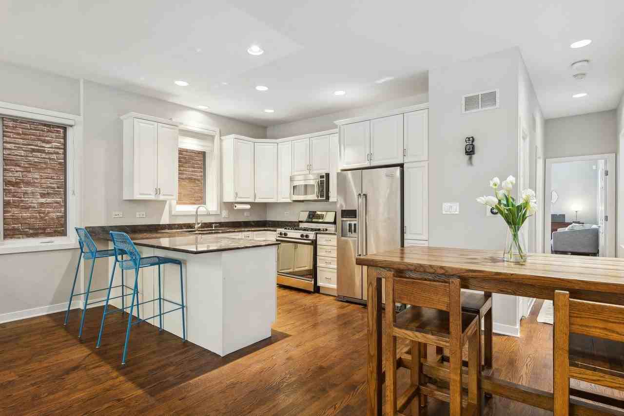 1411 N Mohawk St #1 - Photo 7 of 24