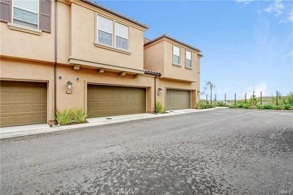 138 Finch - Photo 3 of 14