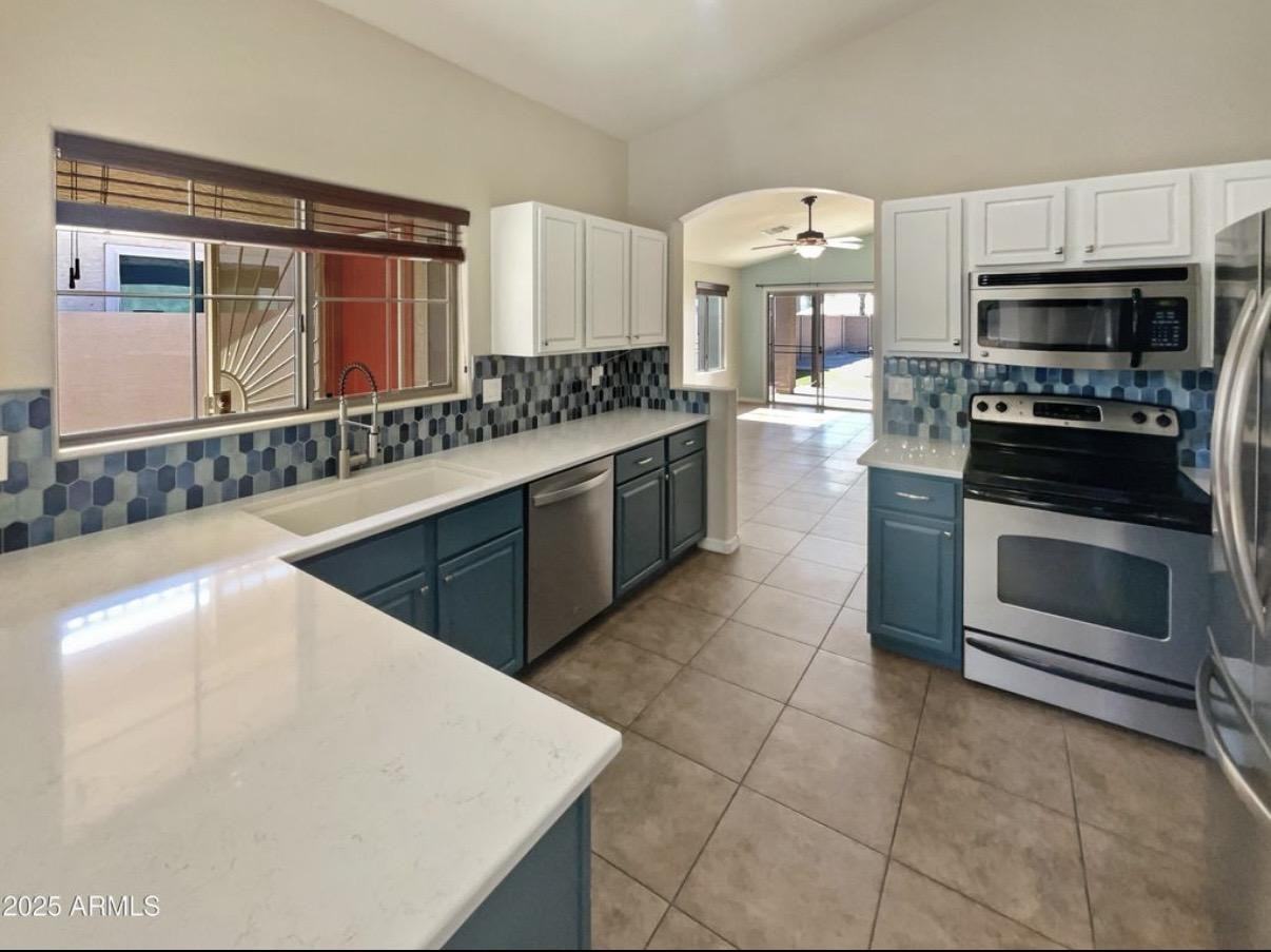 W Wayland Dr - Photo 2 of 5
