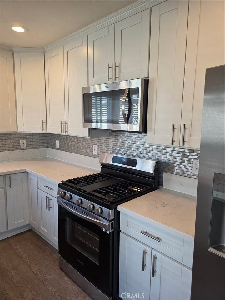 17557 Lemay Pl - Photo 3 of 10