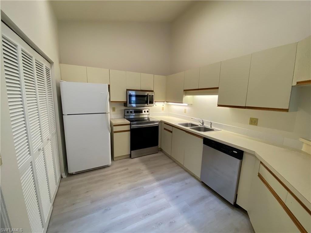 1351 Park Lake Dr #14R - Photo 6 of 30