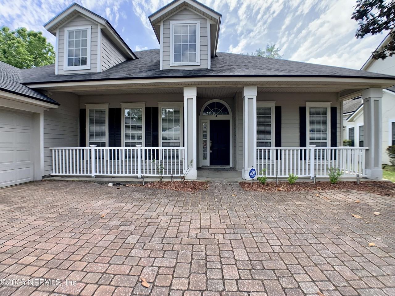 1213 Harbour Town Dr - Photo 4 of 43
