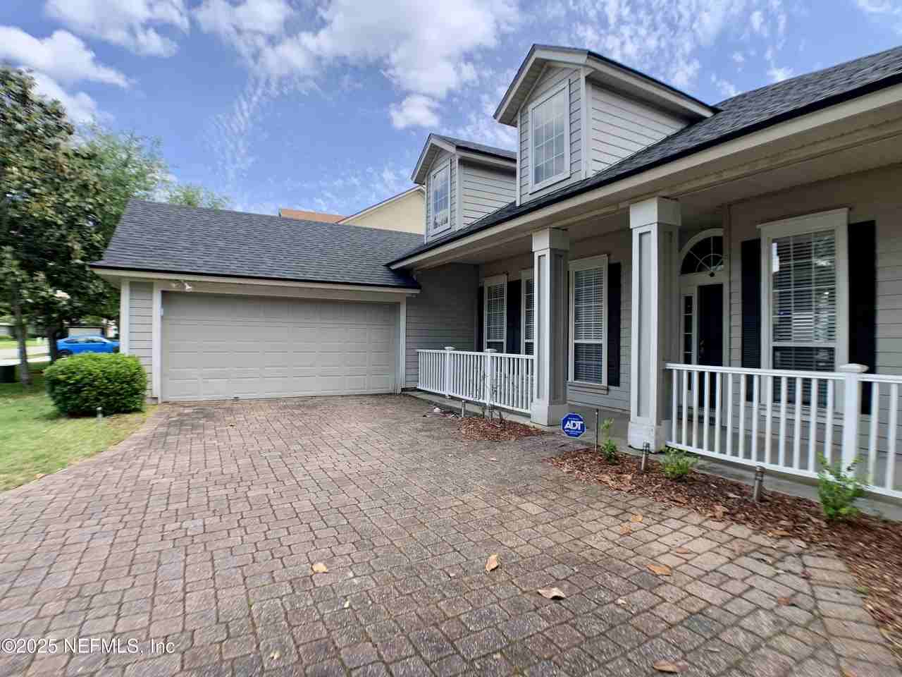 1213 Harbour Town Dr - Photo 5 of 43