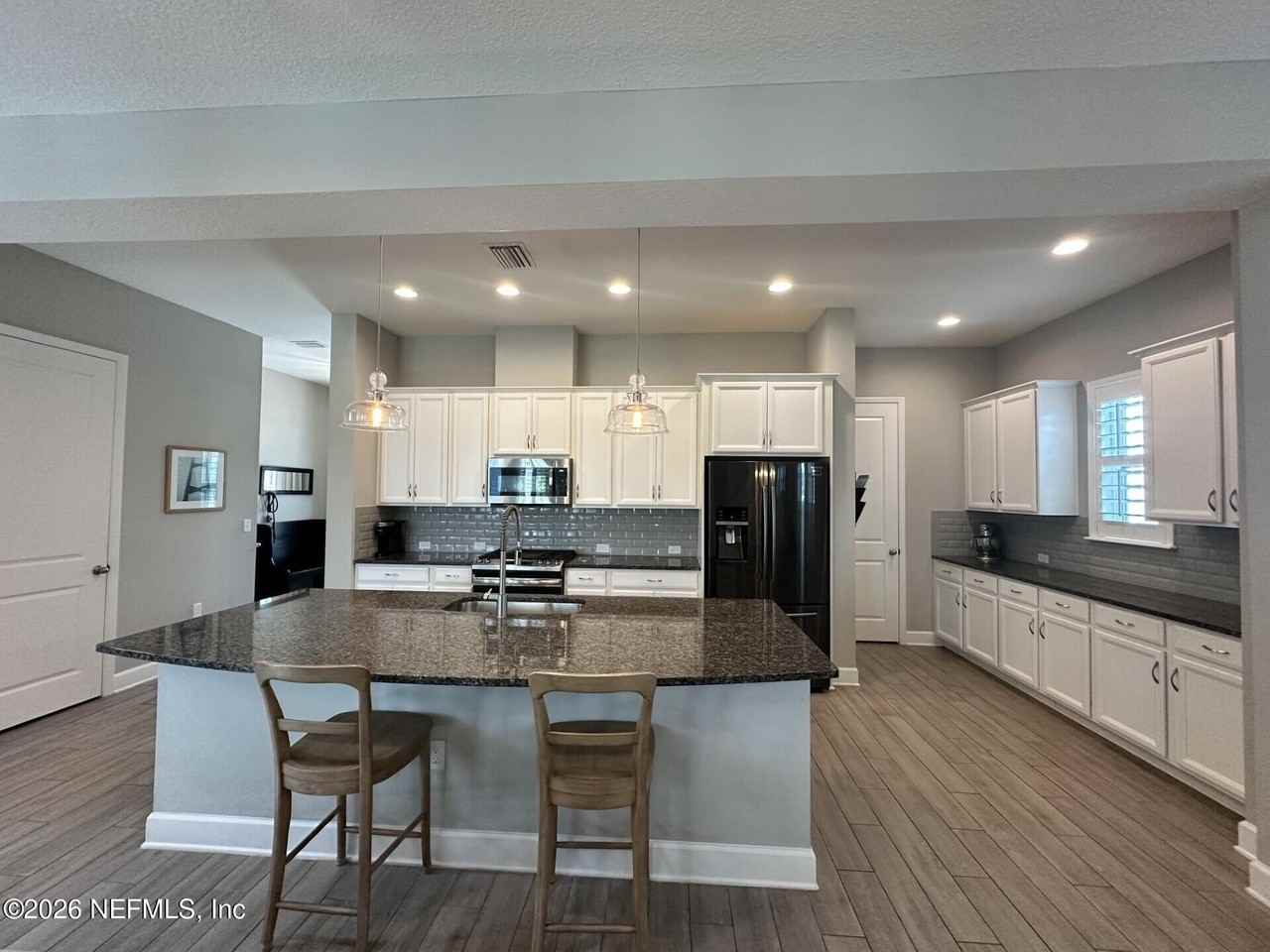 228 Dalton Cir - Photo 4 of 46
