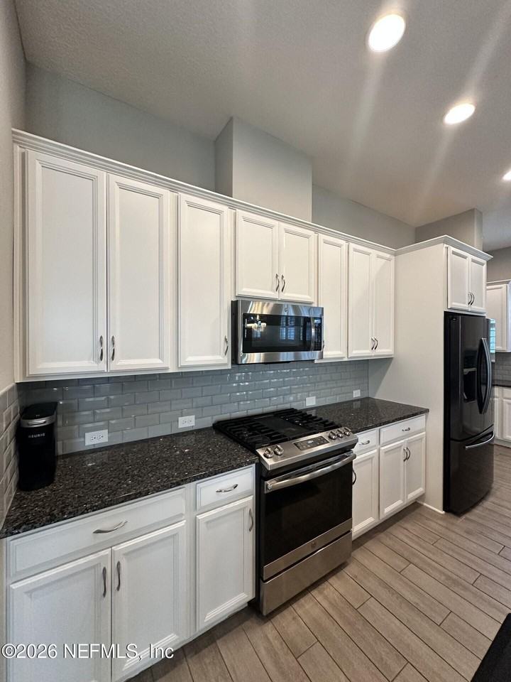 228 Dalton Cir - Photo 5 of 46