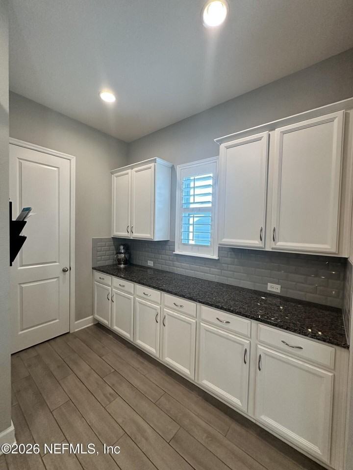 228 Dalton Cir - Photo 6 of 46