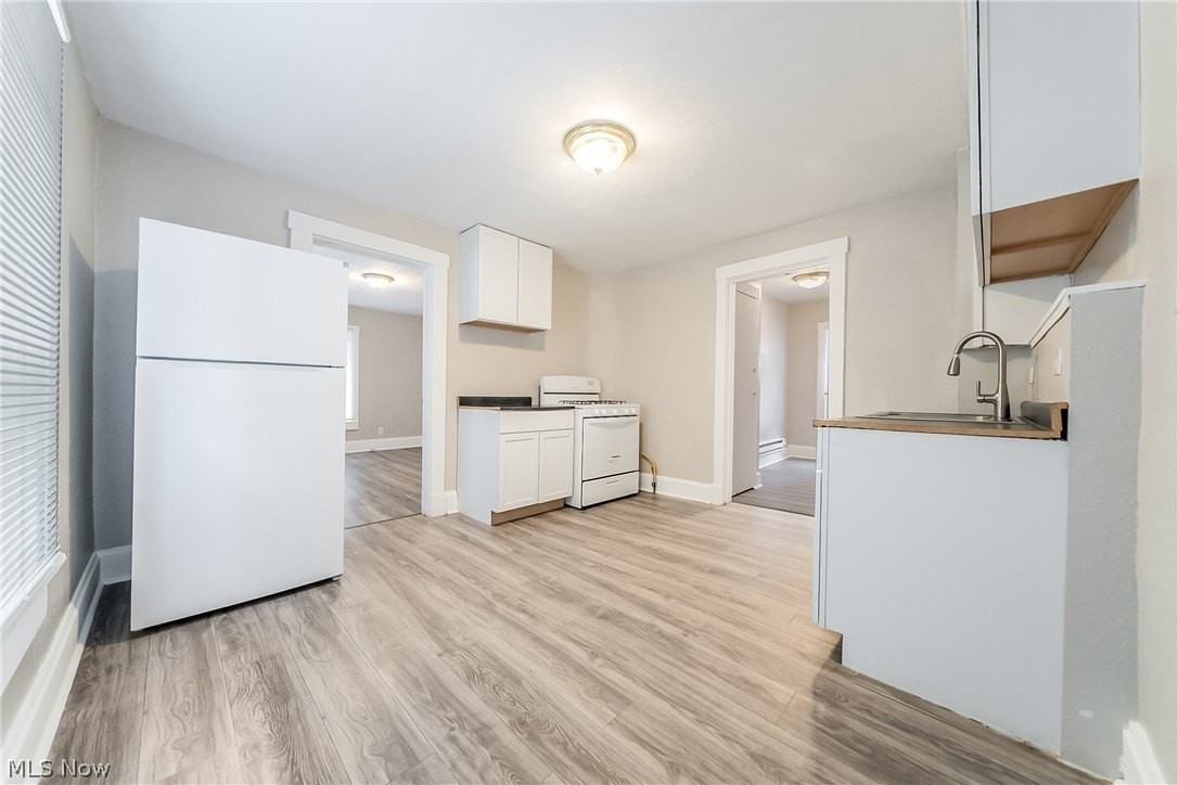 2036 Lark St - Photo 4 of 23