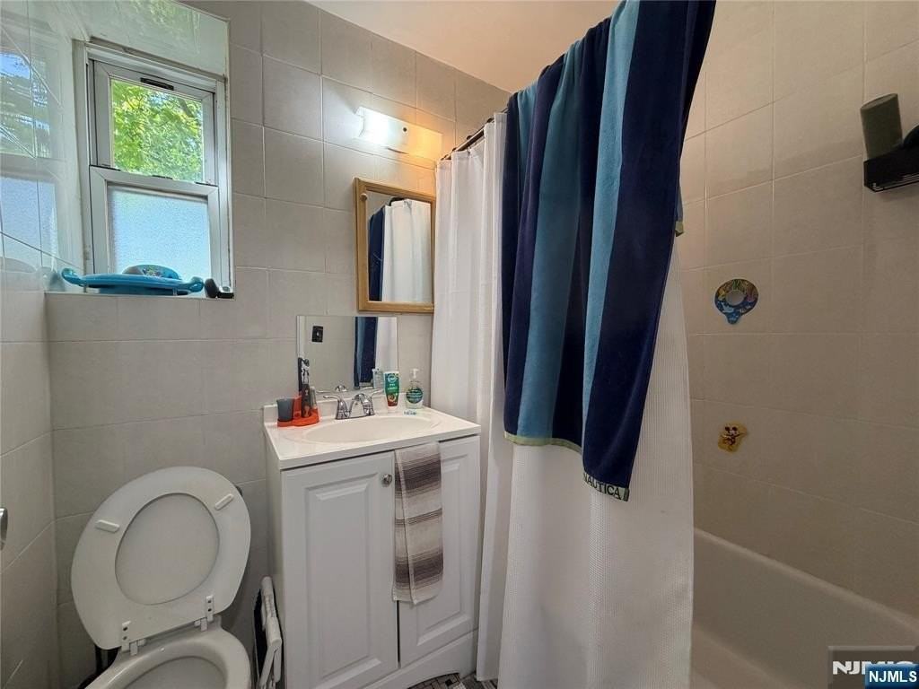 2345 Linwood Ave #5G - Photo 3 of 9