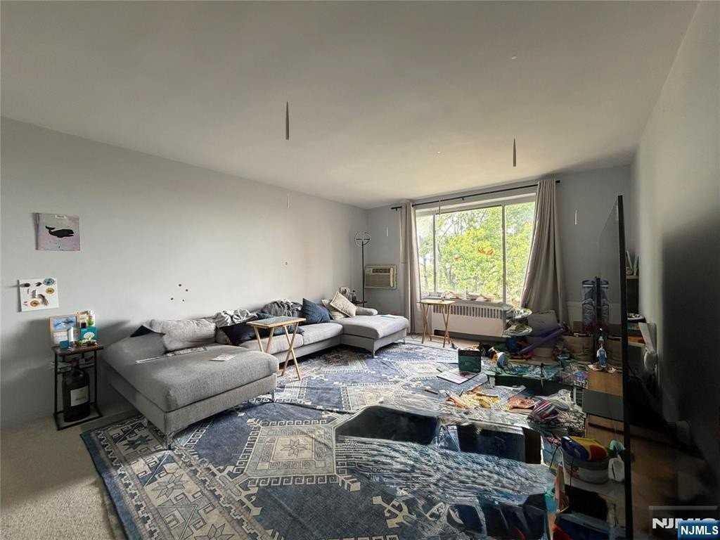 2345 Linwood Ave #5G - Photo 5 of 9