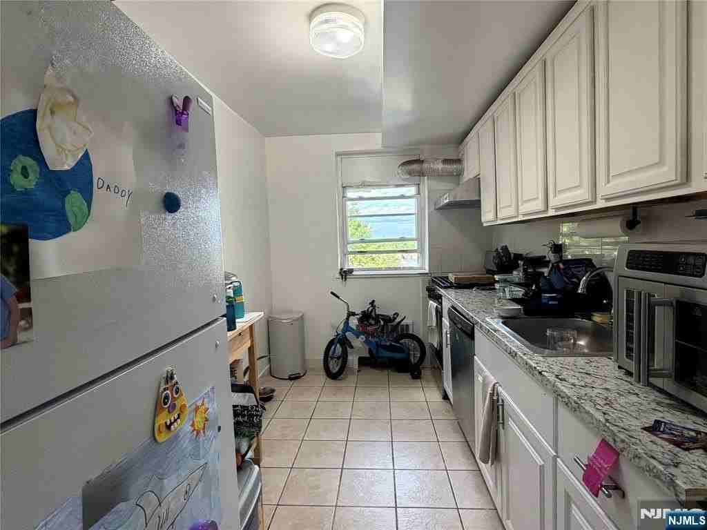 2345 Linwood Ave #5G - Photo 6 of 9