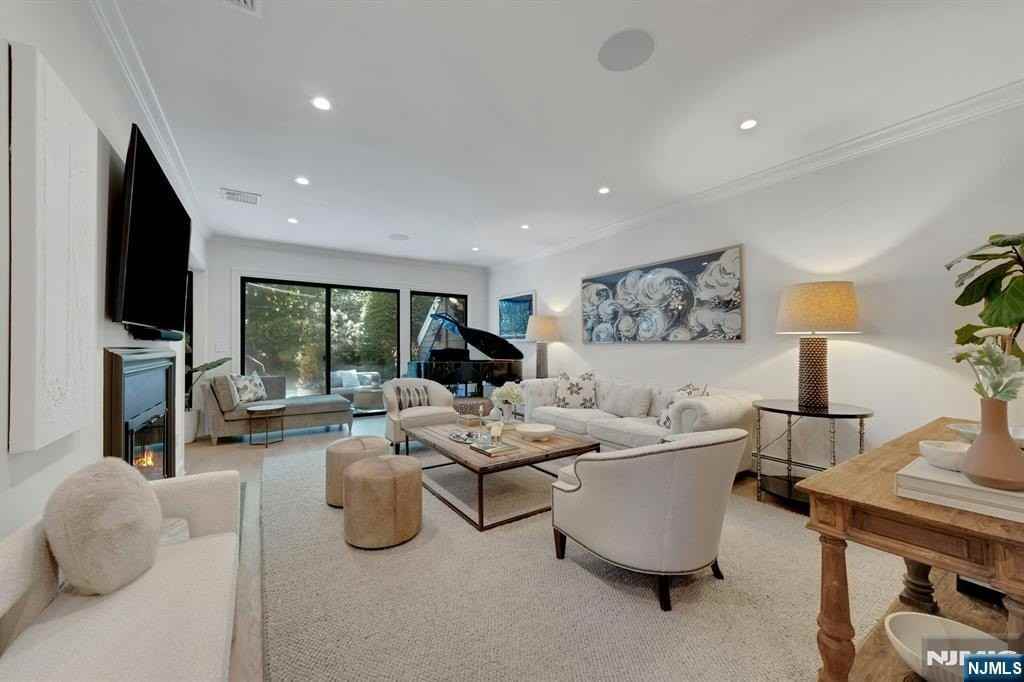 224 Barnstable Dr - Photo 4 of 45