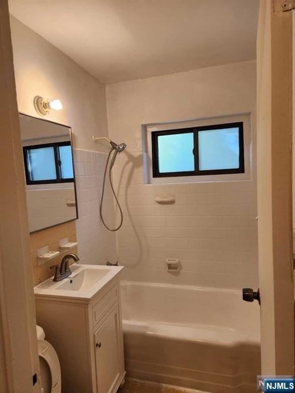 3040 Edwin Ave - Photo 3 of 3