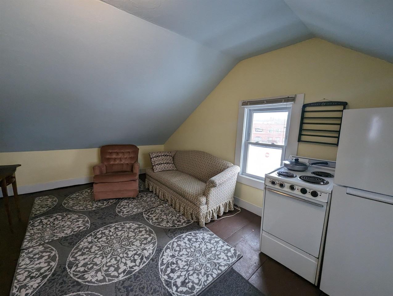 8 6th St #C - Photo 5 of 8