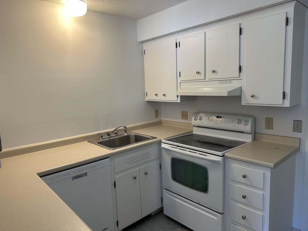 1 Pine St #A21 - Photo 2 of 13