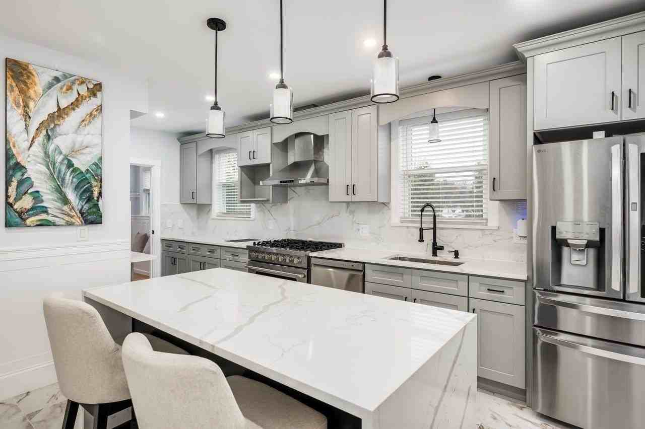 815 Central Ave - Photo 5 of 50